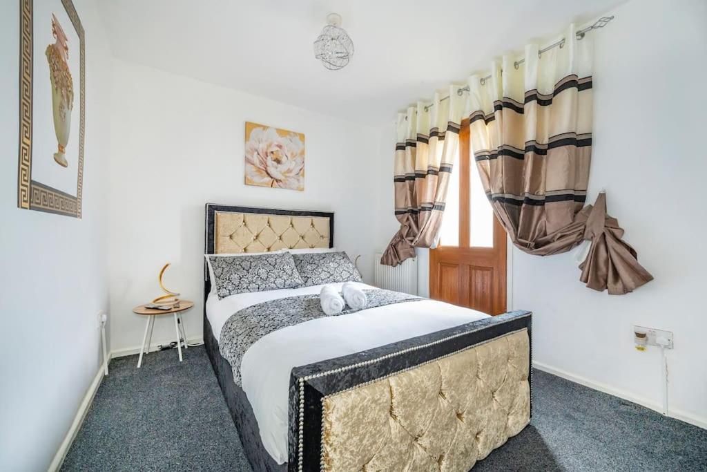 *C.Sani* Setup For Your Most Relaxed & Amazing Stay + Free Parking + Free Fast Wifi * Leeds  Eksteriør bilde