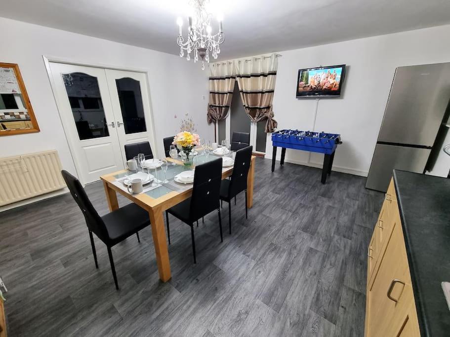 *C.Sani* Setup For Your Most Relaxed & Amazing Stay + Free Parking + Free Fast Wifi * Leeds  Eksteriør bilde