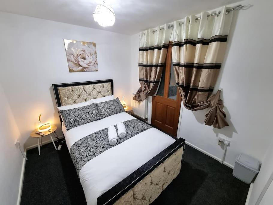 *C.Sani* Setup For Your Most Relaxed & Amazing Stay + Free Parking + Free Fast Wifi * Leeds  Eksteriør bilde