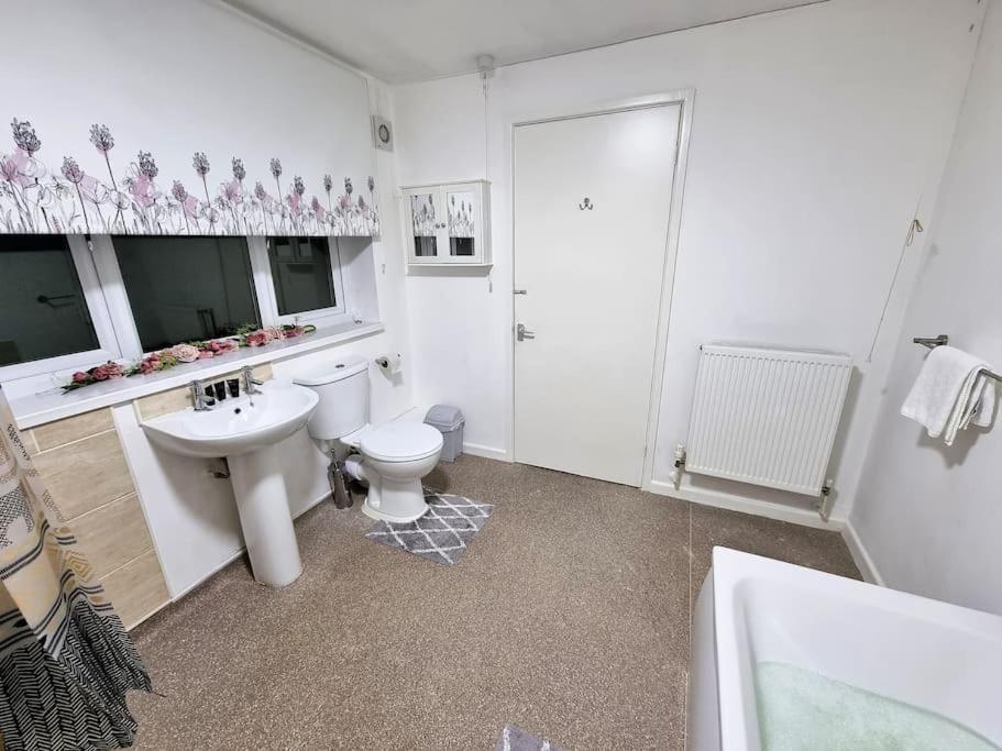 *C.Sani* Setup For Your Most Relaxed & Amazing Stay + Free Parking + Free Fast Wifi * Leeds  Eksteriør bilde