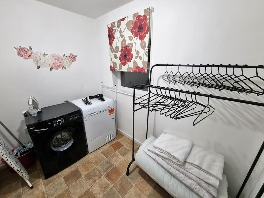 *C.Sani* Setup For Your Most Relaxed & Amazing Stay + Free Parking + Free Fast Wifi * Leeds  Eksteriør bilde