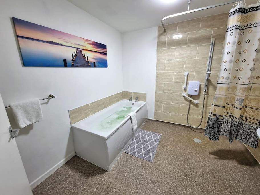 *C.Sani* Setup For Your Most Relaxed & Amazing Stay + Free Parking + Free Fast Wifi * Leeds  Eksteriør bilde