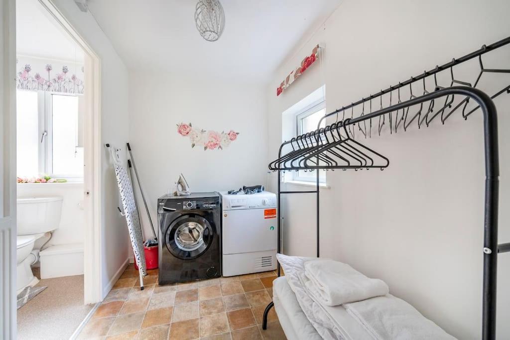 *C.Sani* Setup For Your Most Relaxed & Amazing Stay + Free Parking + Free Fast Wifi * Leeds  Eksteriør bilde