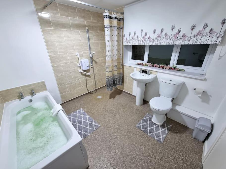 *C.Sani* Setup For Your Most Relaxed & Amazing Stay + Free Parking + Free Fast Wifi * Leeds  Eksteriør bilde